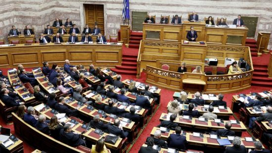 Προϋπολογισμός 2020: Ήπια αντιπαράθεση με ελληνοτουρκικά, οικονομία και… Σημίτη