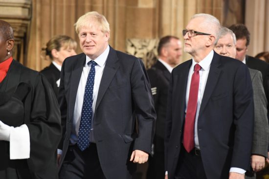 Guardian: Οι 10 λόγοι που έφεραν το νοκ-άουτ του Τζόνσον στον Κόρμπιν