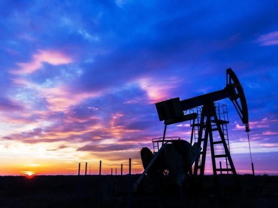 FED: Λιγότερο επώδυνες οι συνέπειες στο πετρέλαιο από την ένταση ΗΠΑ – Ιράν