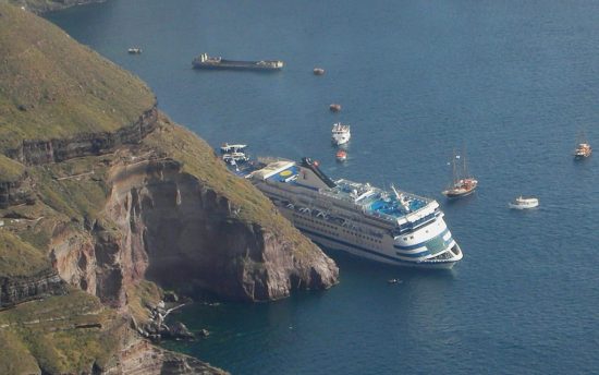 Υπ. Ναυτιλίας: Αναρμόδια η ΔΑΛ για την προκήρυξη διαγωνισμού στο «Sea Diamond»