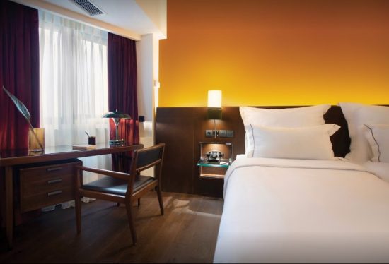  Tο πρώτο Brown Acropol στην Ελλάδα στην πλατεία Ομονοίας