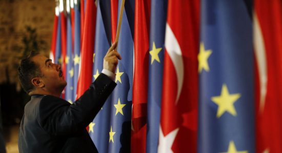 Γερμανικά ΜΜΕ: Η ΕΕ ετοιμάζει περικοπή των κονδυλίων προς την Τουρκία