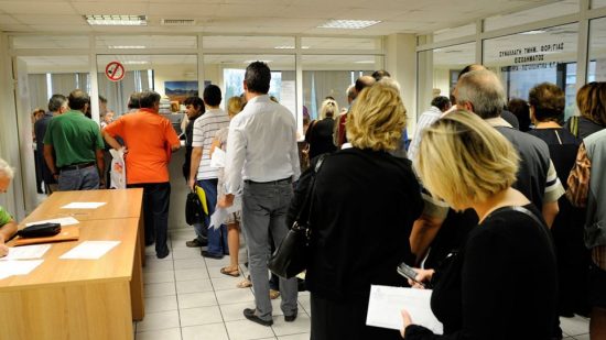 Εφορία: Πότε ξεκινάει η ρύθμιση χρεών σε 24/48 δόσεις – ποια νέα κατηγορία εντάσσεται – οι παγίδες
