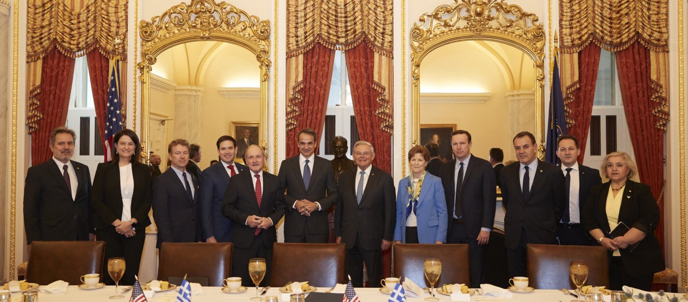 Συνάντηση Μητσοτάκη με 22 εκπροσώπους κορυφαίων επιχειρήσεων στις ΗΠΑ για επενδύσεις