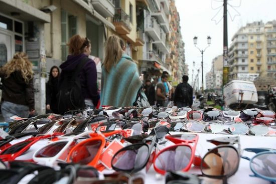 Βαριές καμπάνες 10.000 ευρώ μετά από ελέγχους για παρεμπόριο