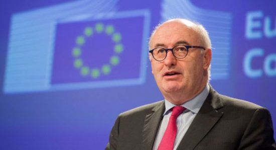 Φιλ Χόγκαν: Ο Ιρλανδός που προετοιμάζεται για (εμπορικό) πόλεμο με τις ΗΠΑ