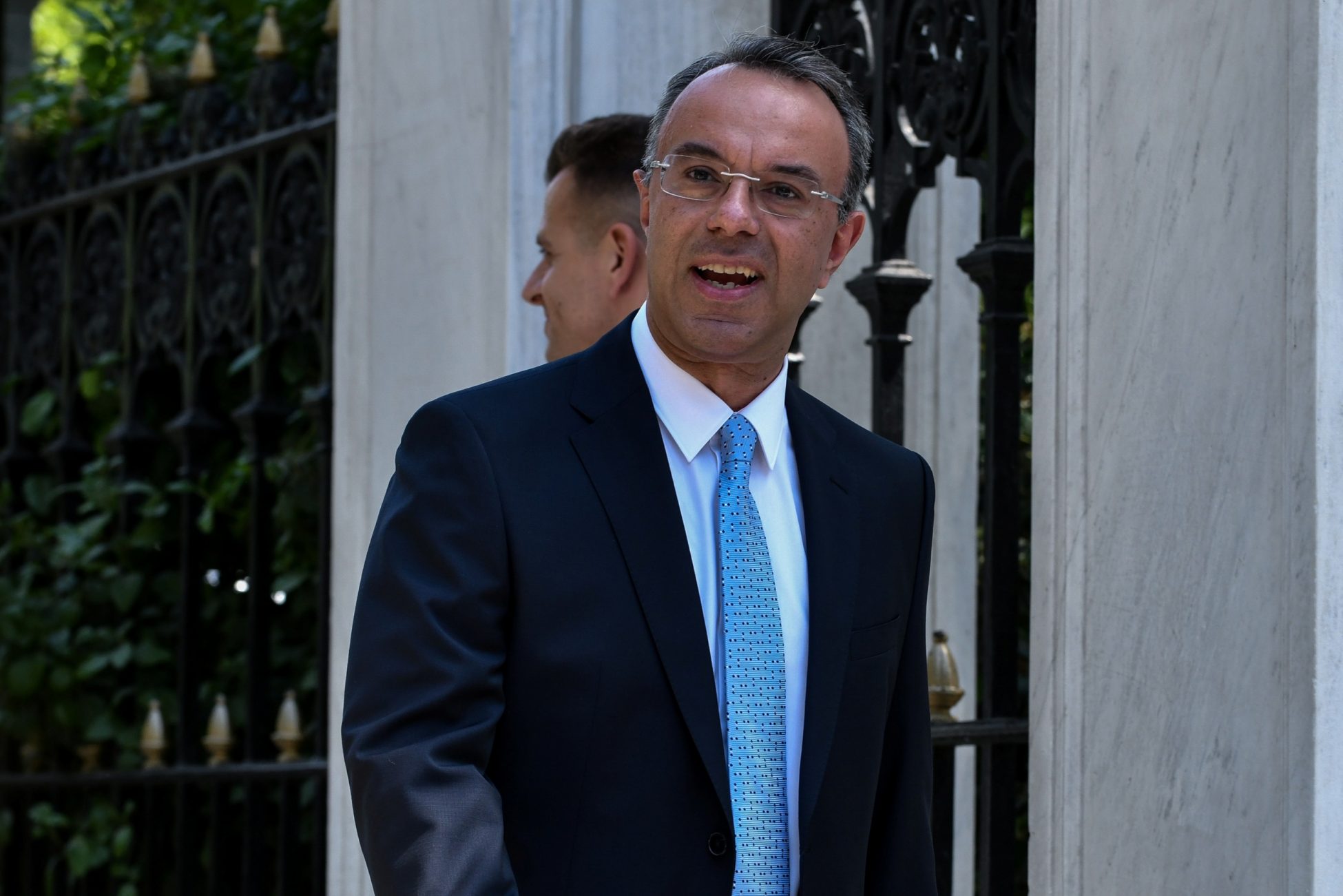 Μπαράζ επαφών από Σταϊκούρα για λιγότερη λιτότητα