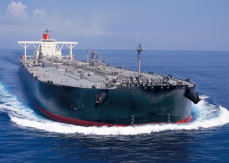 Η μείωση παραγωγής πετρελαίου «βυθίζει» τους ναύλους των VLCC
