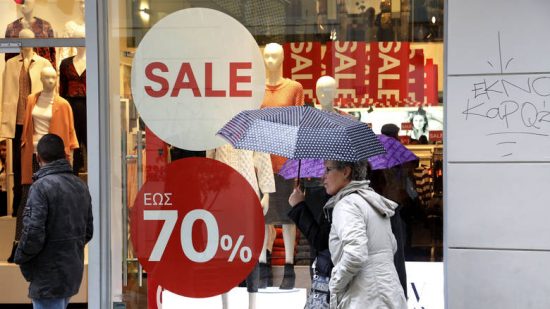 Χειμερινές εκπτώσεις: Ανοιχτά σήμερα τα καταστήματα