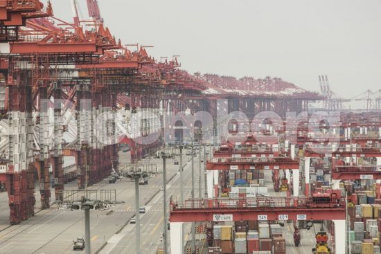 Κίνα: Μειώνει στο μισό πολλούς δασμούς σε προϊόντα των ΗΠΑ – προκαλεί ράλι στις αγορές