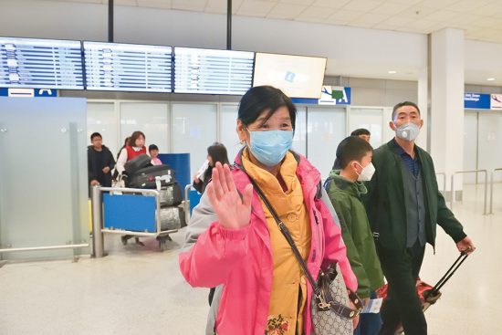 O κορωνοϊός πλήττει και τον ελληνικό τουρισμό