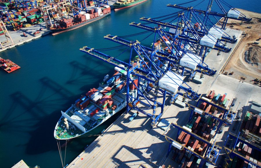 Η ψηφιακή πλατφόρμα της Cosco προκαλεί «φουρτούνες» στο λιμάνι του Πειραιά