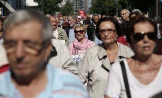 Συντάξεις: 370.000 συνταξιούχοι θα λάβουν αναδρομικά – Ποιοι θα πάρουν έως 4.000 ευρώ