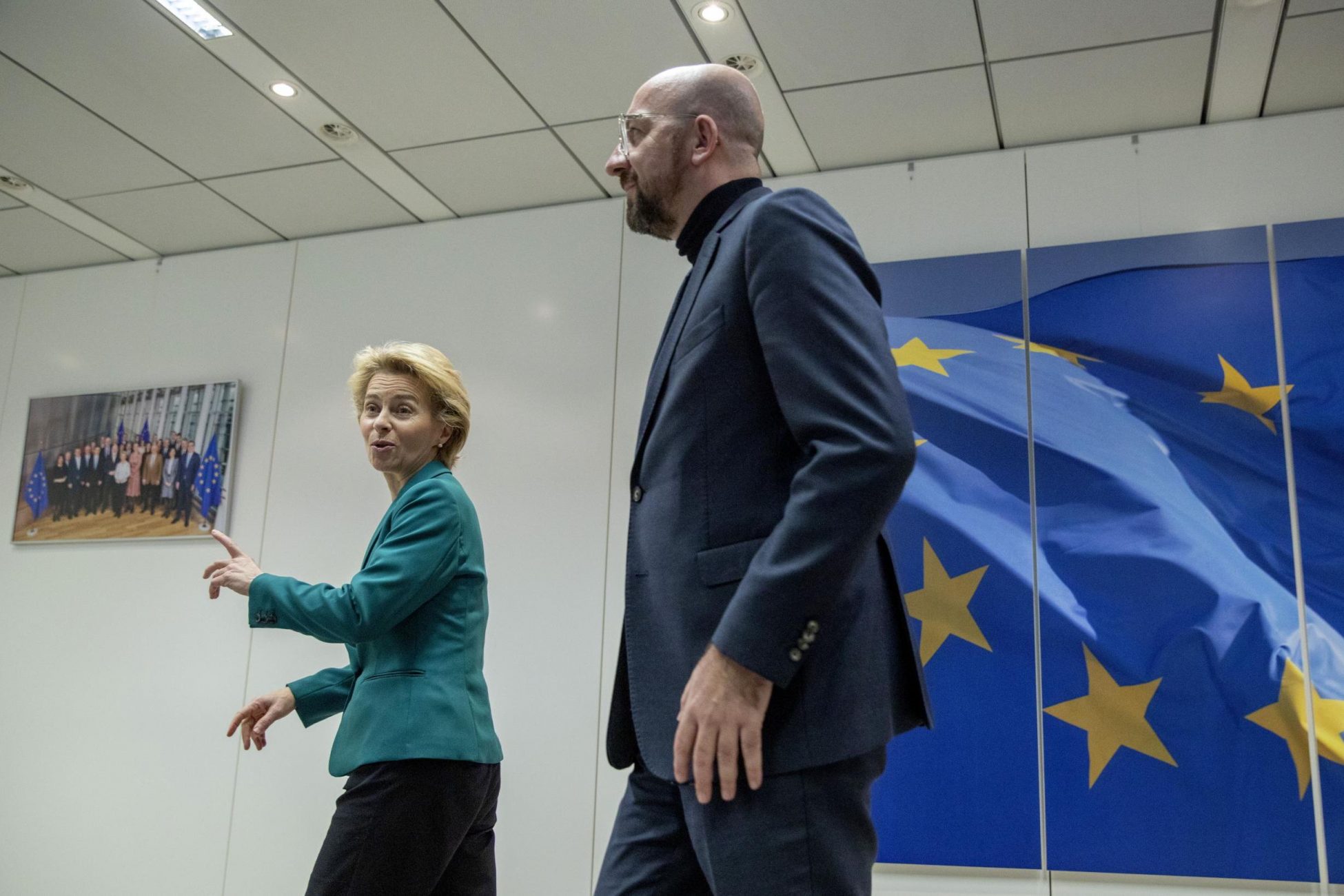 Μαλλιά – κουβάρια για τον προϋπολογισμό οι Ευρωπαίοι ηγέτες