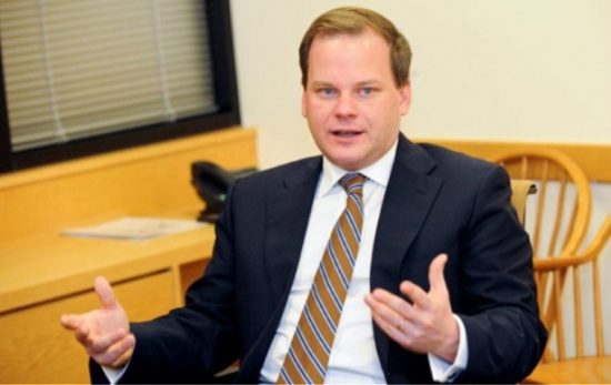 Οργή Καραμανλή για το κλείδωμα των συρμών των τρένων – Καλεί σε απολογίες