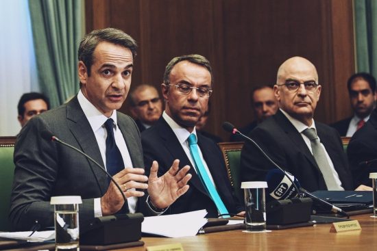 Άλμα στην ανάπτυξη, βουτιά στις αποδόσεις των ομολόγων