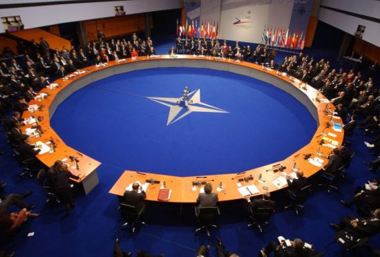 Αποτέλεσμα εικόνας για NATO: Οι Έλληνες βουλευτές αποχώρησαν από τη συνέλευση