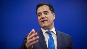 Επίθεση Άδωνι εναντίον Βαρουφάκη στον ΘΕΜΑ 104,6