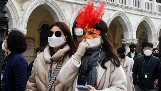 Το ξεπούλημα άρχισε από την Ιταλία – Στροφή στα «ασφαλή καταφύγια»