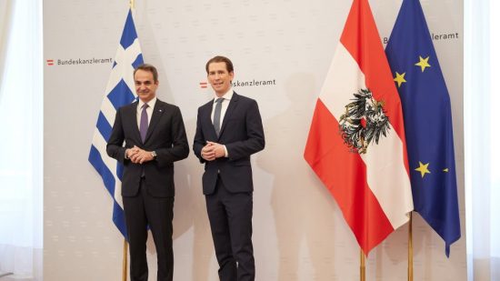 Κουρτς σε Μητσοτάκη: «Είμαι ευγνώμων που η Ελλάδα προστατεύει τα ελληνικά και ευρωπαϊκά σύνορα»