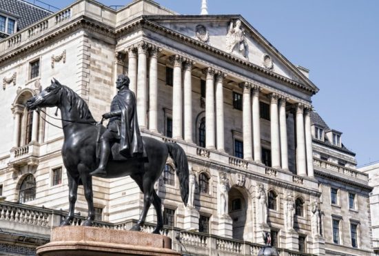 Τράπεζα της Αγγλίας: Αντιδράσεις για την καταβολή μπόνους εκατομμυρίων σε στελέχη