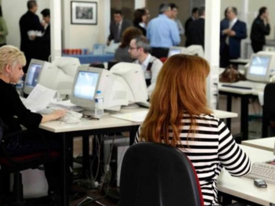 Κωστής Χατζηδάκης: Μέση αύξηση 1.292 ευρώ για τους μισθούς στο Δημόσιο το 2024