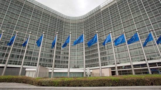 Κομισιόν: Eξέδωσε με επιτυχία το πρώτο ομόλογο EU SURE με αρνητικό επιτόκιο