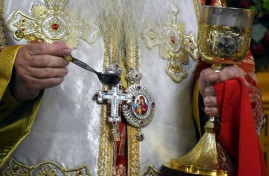 Παρατείνονται ως τις 11 Απριλίου τα περιοριστικά μέτρα για τις εκκλησίες