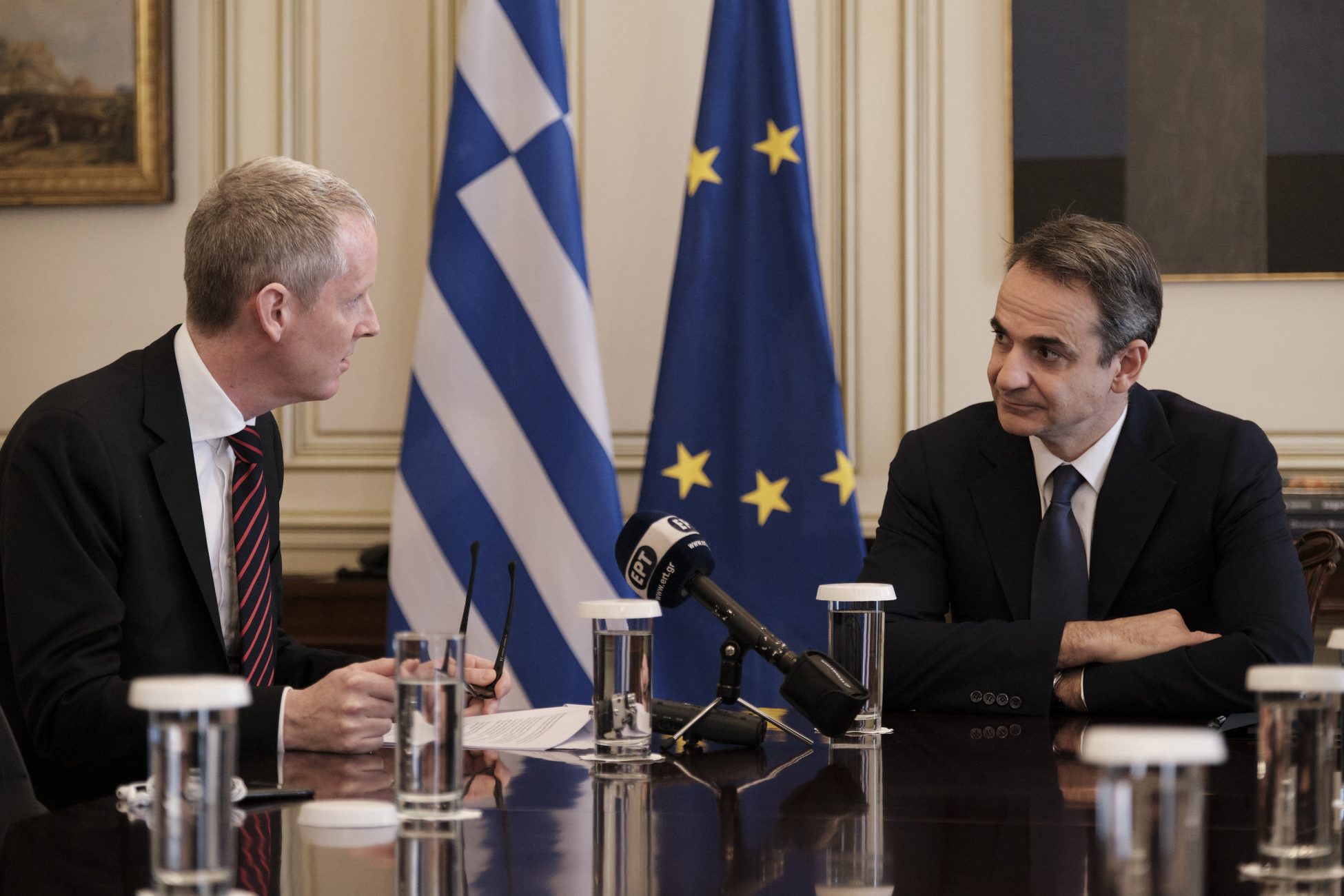 Μητσοτάκης-ΜακΝτάουελ: Άμεσα μέτρα τόνωσης της ελληνικής οικονομίας