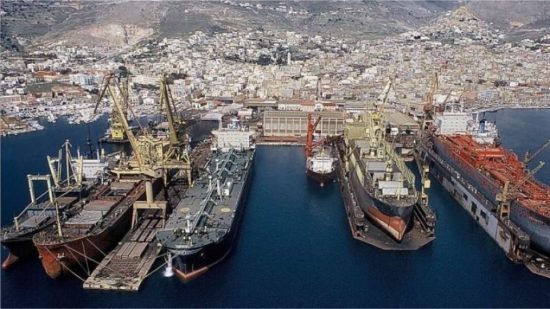Πώς Ελλάδα και ΗΠΑ νομοθετούν για τη διάσωση των ναυπηγείων της Ελευσίνας από την ΟΝΕΧ
