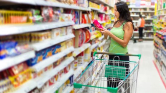 Έρευνα ΣΕΛΠΕ για την ακρίβεια: Οι λογαριασμοί «τρώνε» το μηνιαίο εισόδημα – Ποιες δαπάνες μειώνουν οι καταναλωτές