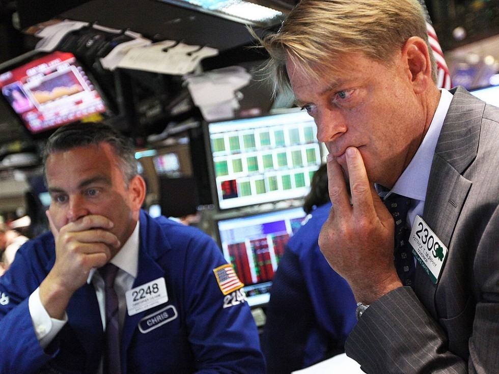 Wall Street: Το χειρότερο sell off του 2024 – Το «τοξικό» μείγμα πληθωρισμού, Fed, τραπεζών και Μέσης Ανατολής