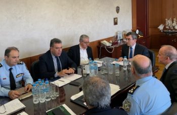 Σύσκεψη για τη θερινή τουριστική σεζόν από τα υπουργεία Τουρισμού – Προστασίας του Πολίτη