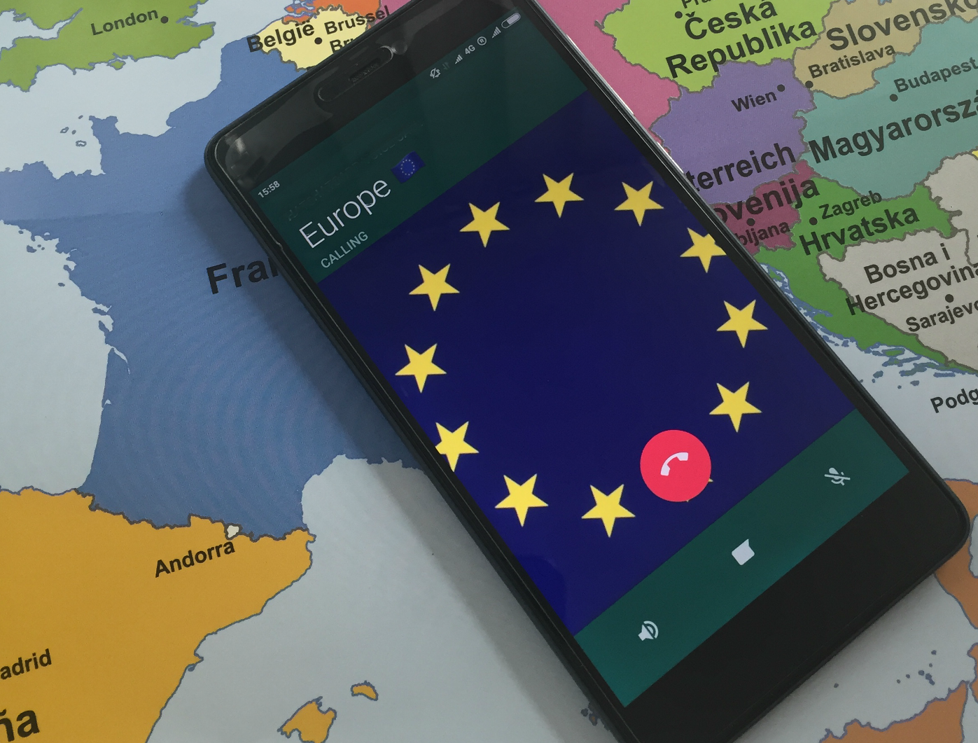 O κορωνοϊός «τελειώνει» το roaming και θα πλήξει σοβαρά τα έσοδα των εταιρειών κινητής – ειδικά στην Ελλάδα