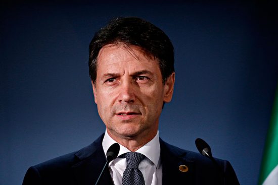 Κόντε: Ο εμβολιασμός για τον κορωνοϊό δεν θα είναι υποχρεωτικός