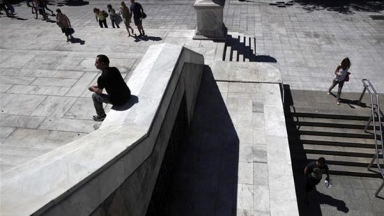 Κάπα Research: 8 στους 10 Ελληνες φοβούνται ανεργία και φτώχεια την επόμενη μέρα του κορωνοϊού