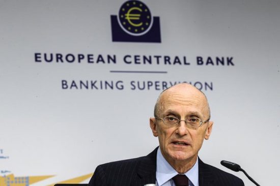 Ενρία (EKT): Σχέδια ελέγχου των τραπεζών με υψηλό ρίσκο