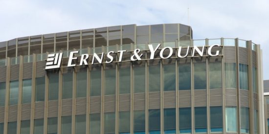 ΕΥ: Η επόμενη μέρα φέρνει μακρά και βραδεία ανάκαμψη και deals