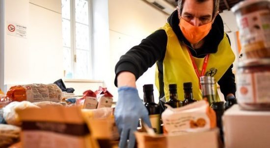 Κορωνοϊός: Ανοίγει η Ιταλία με «μπροστάρη» τα μικρά καταστήματα