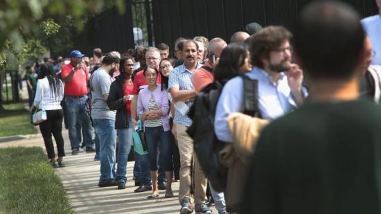 ΗΠΑ: Η ανεργία εξαπλώνεται πιο γρήγορα και από τον κορωνοϊό – Νέο άλμα στα επιδόματα ανεργίας