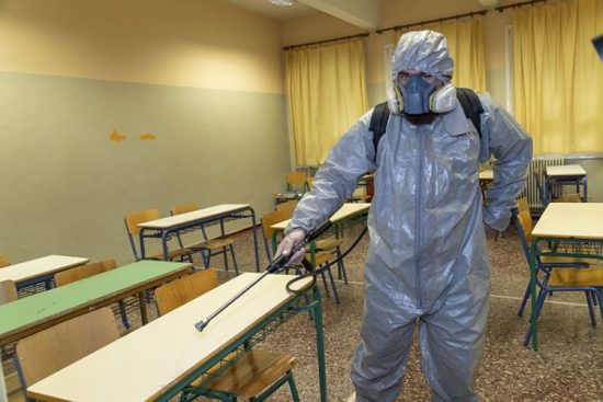 Ειδικός του υπ. Υγείας: «Να τελειώσει τώρα η σχολική χρονιά»