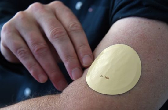 Γαλλία: Περιορισμοί σε μάσκες, γάντια, απολυμαντικά και… υποκατάστατα νικοτίνης