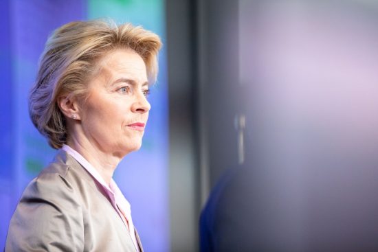 Ούρσουλα φον ντερ Λάιεν: Ξανά υποψήφια του ΕΛΚ για την προεδρία της Κομισιόν
