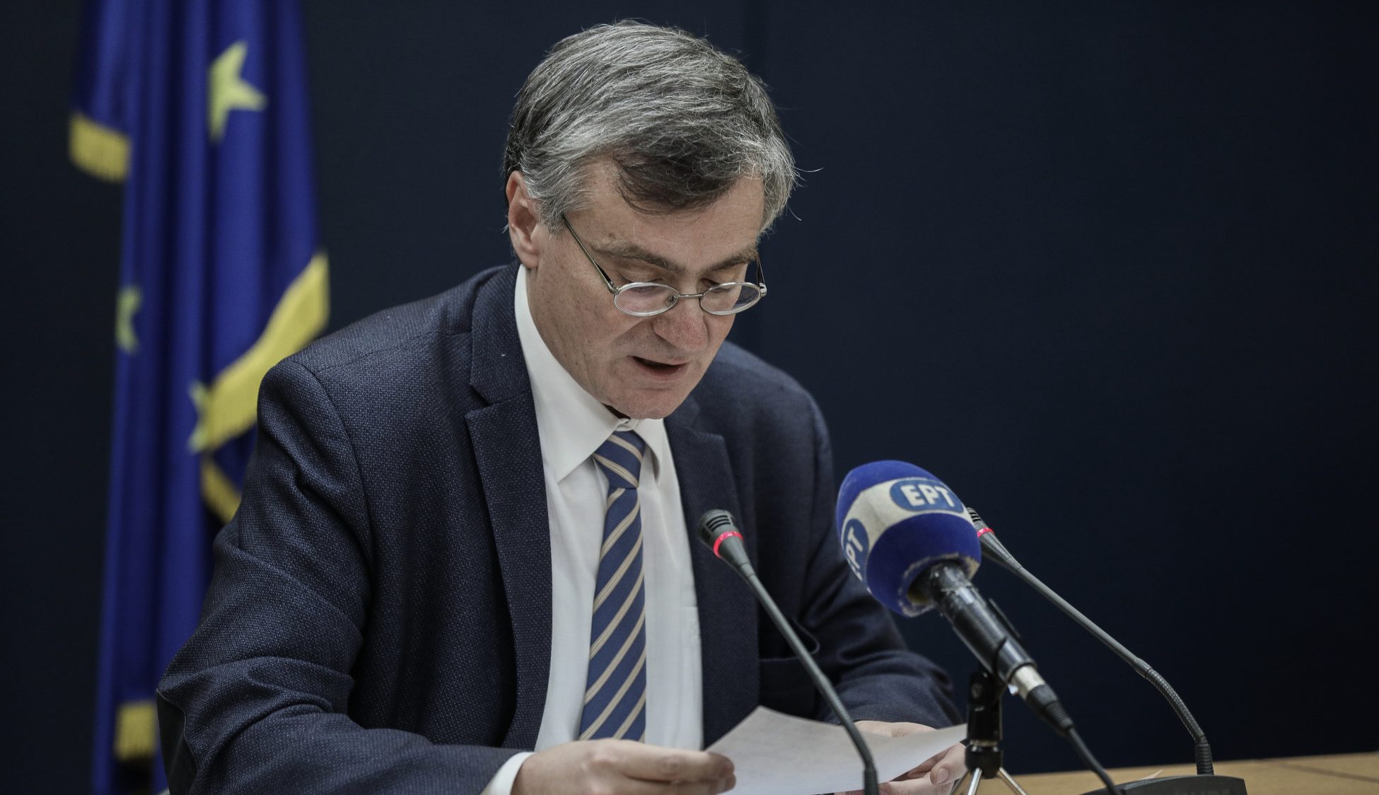 Κορωνοϊός – Τσιόδρας: Δεν συστήνεται η γενικευμένη χρήση μασκών και γαντιών