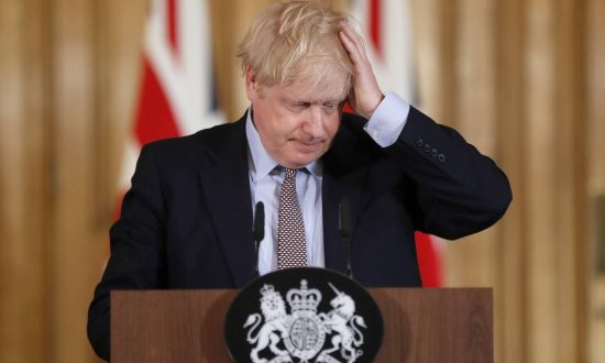 Μετάλλαξη Όμικρον: Σχέδια για lockdown σε Βρετανία και Ολλανδία