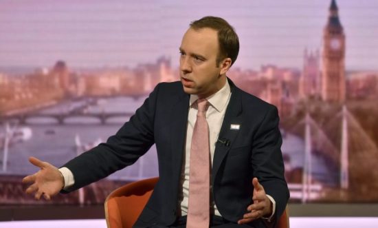 Βρετανία: Ξεκινά δοκιμές εμβολίου για τον κορωνοϊό σε ανθρώπους