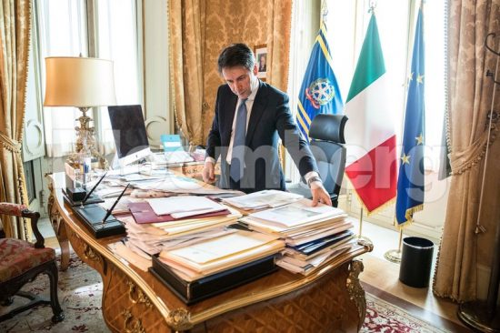 Το «θαύμα» του Κόντε:  Πώς από «ασήμαντος καθηγητής» έγινε ο ισχυρός ηγέτης της Ιταλίας