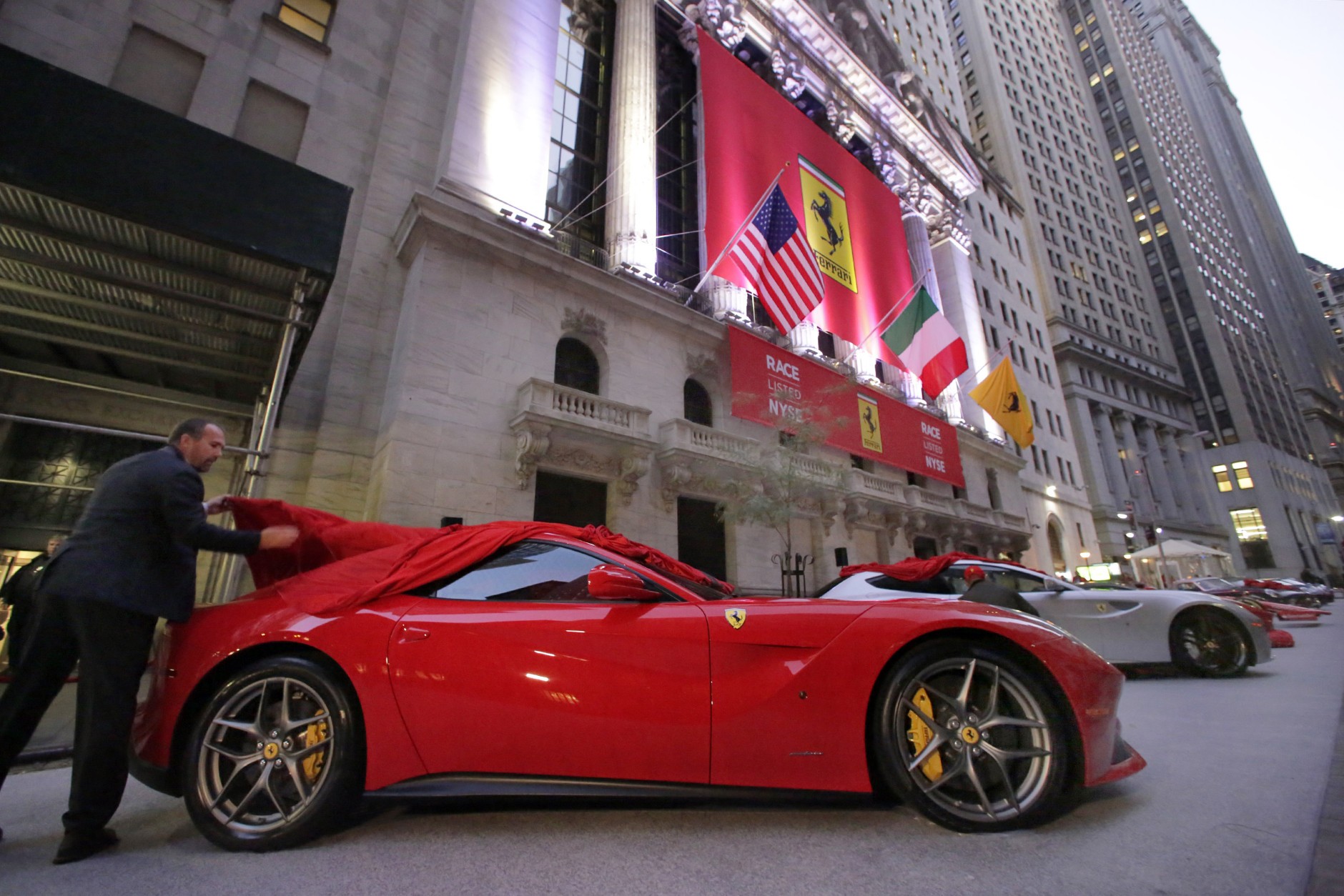 Η Ferrari ξεπέρασε σε αξία τις General Motors και Ford
