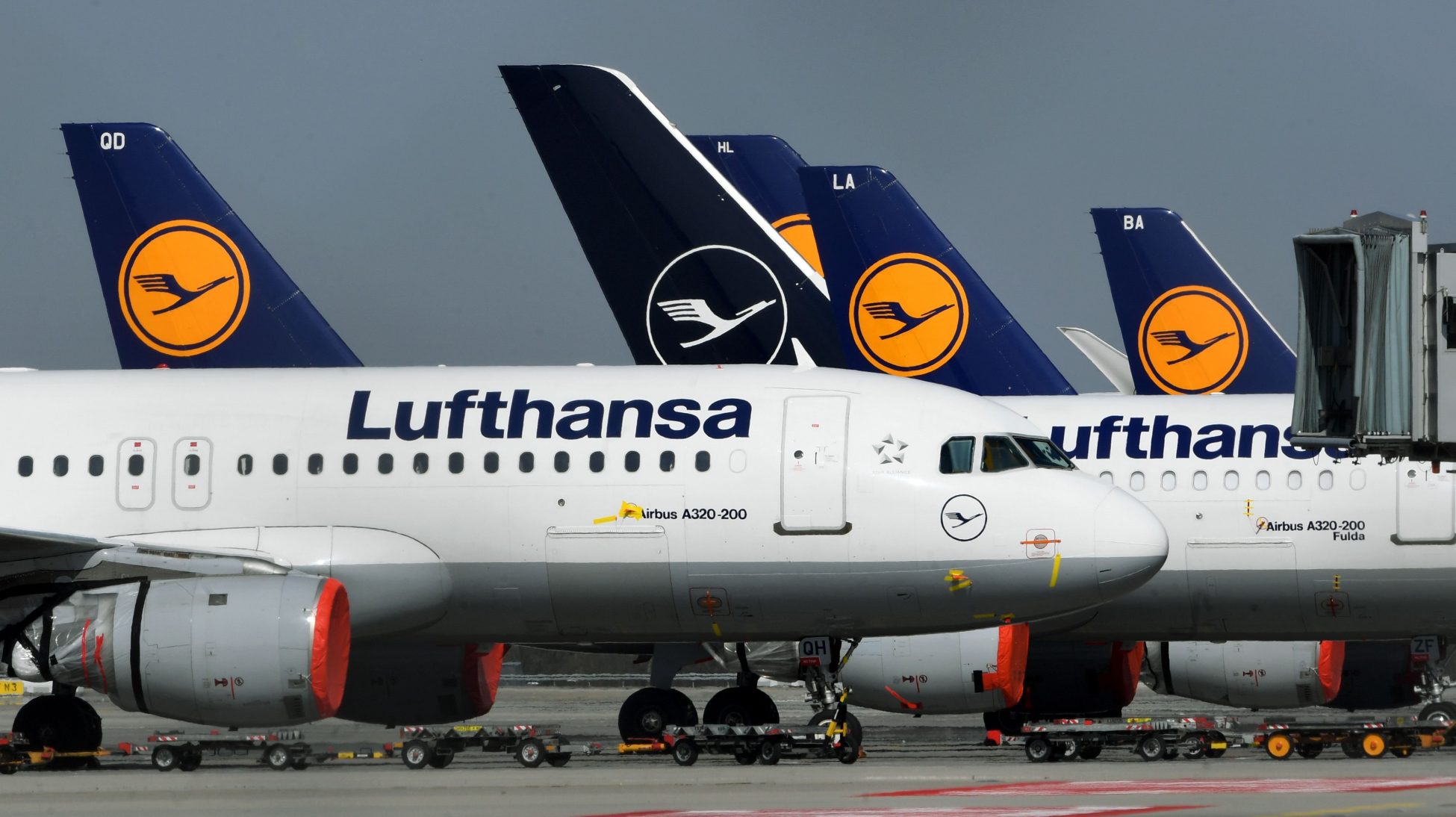 Lufthansa: Οι απεργίες των εργαζομένων έρχονται να προστεθούν στη μείωση των κερδών από τα logistics