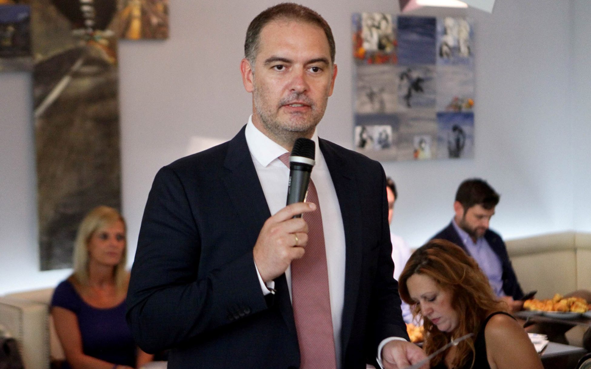 Βασιλικός (ΞΕΕ): «Χωρίς εύκολες λύσεις η φετινή τουριστική σεζόν»